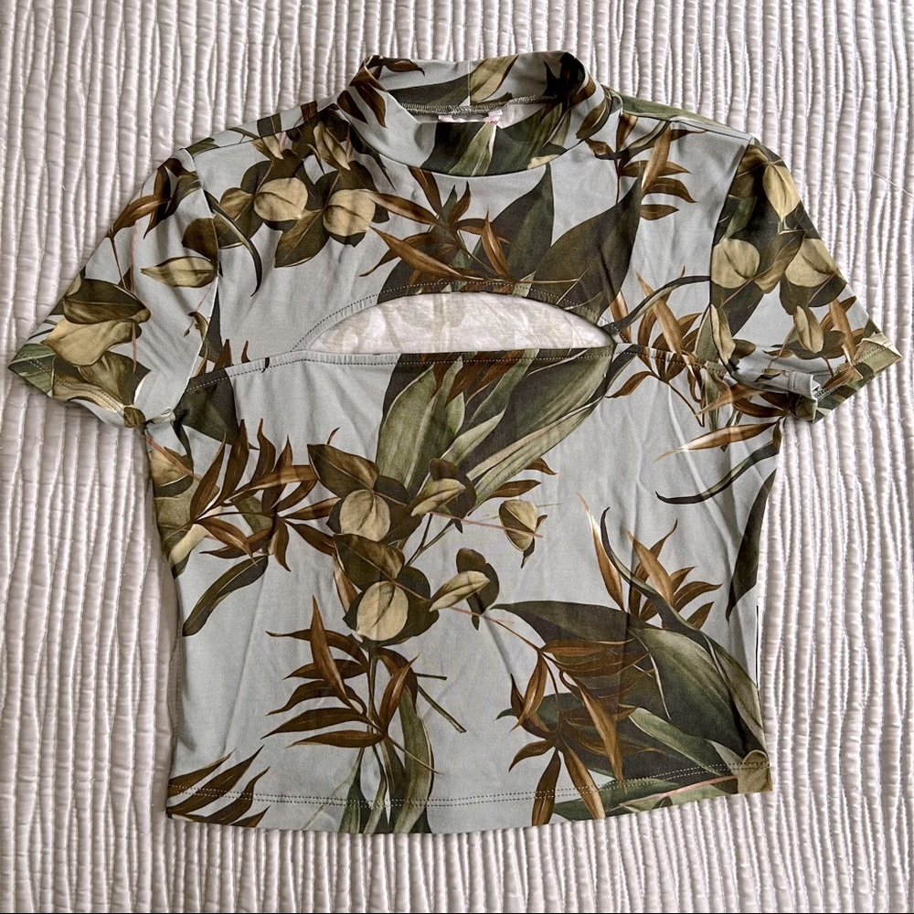 GUESS Olive Cutout Tee